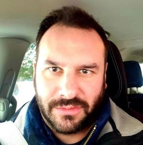 Meet your Posher, Dustin